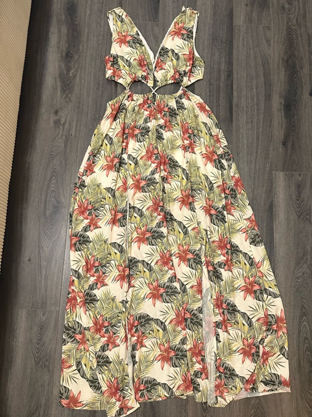 NWOT Salty Weekend Tropical Floral Sexy Cut-Out Maxi Dress Boho Vacation Chic - Picture 5 of 12